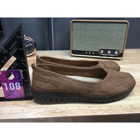 Easy Street Poe Women's 9.5 Brown Leather Slip-On Comfort Ballet Flats Casual - Picture 2 of 10